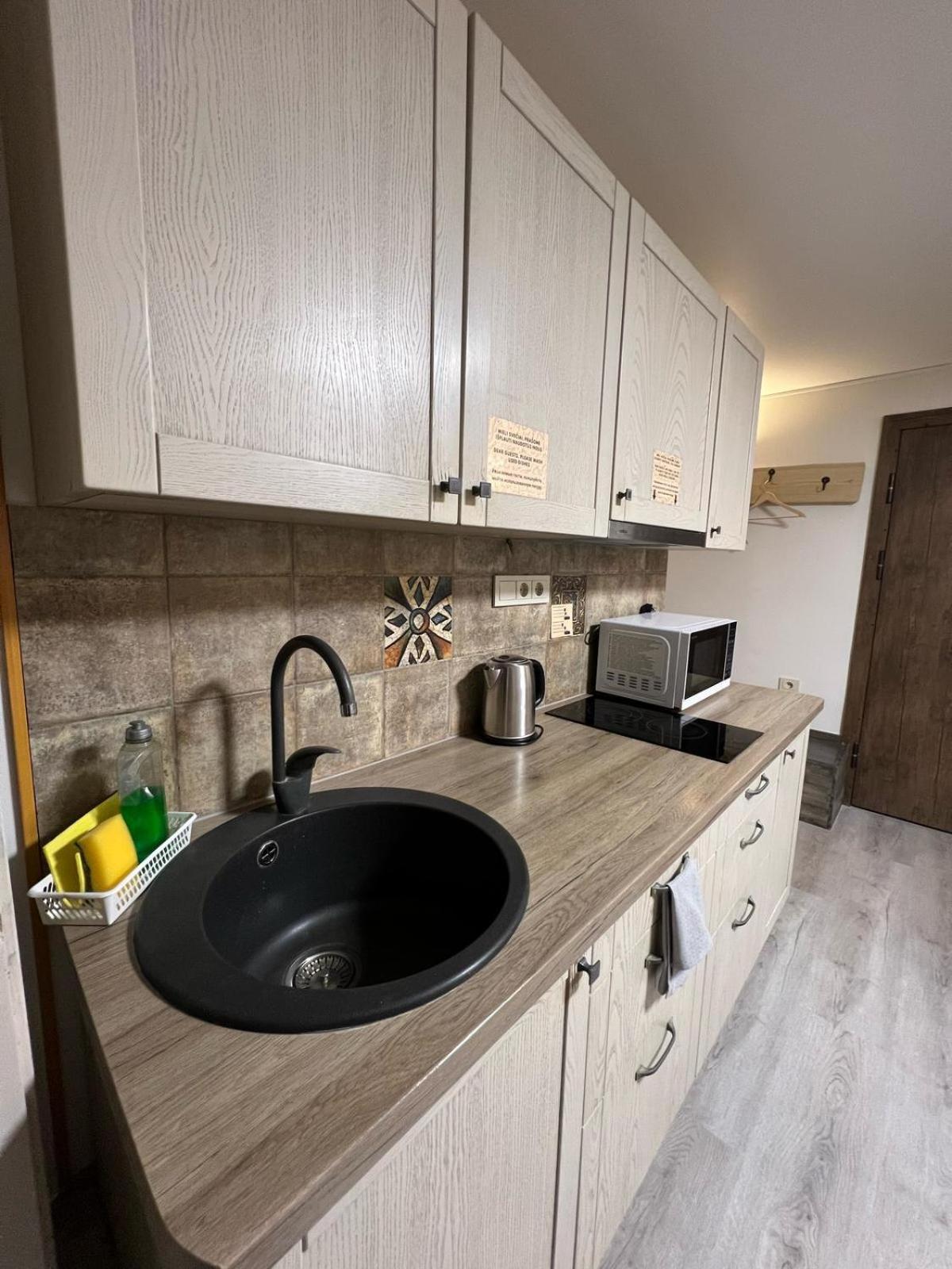Kubu Ground Floor Rooms 클라이페다 외부 사진